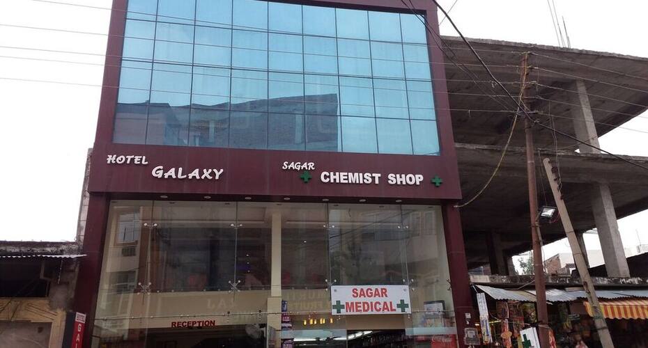 Hotel Galaxy Kashmir Road, Katra 2